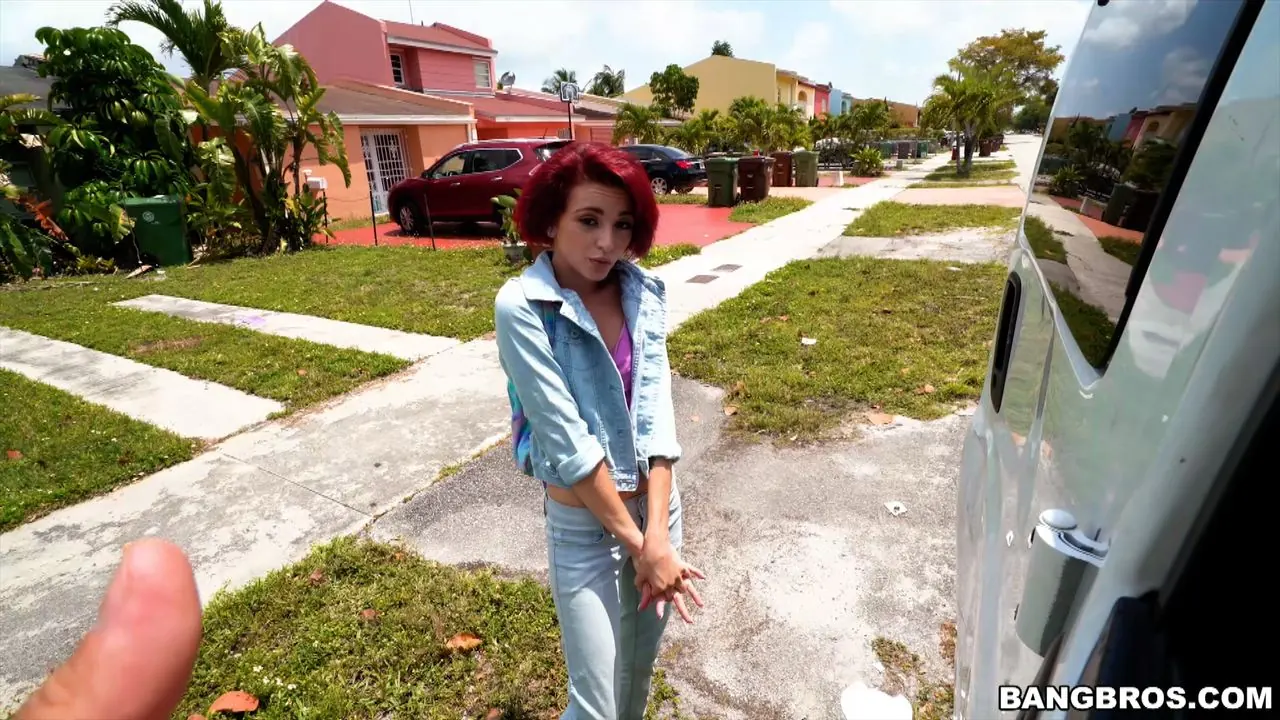 Lola Fae en 'Sesión anal en el autobús' from 'Bangbros' (foto 472) Bangbros 'Sesión anal en el autobús' protagonizando Lola Fae (foto 472)