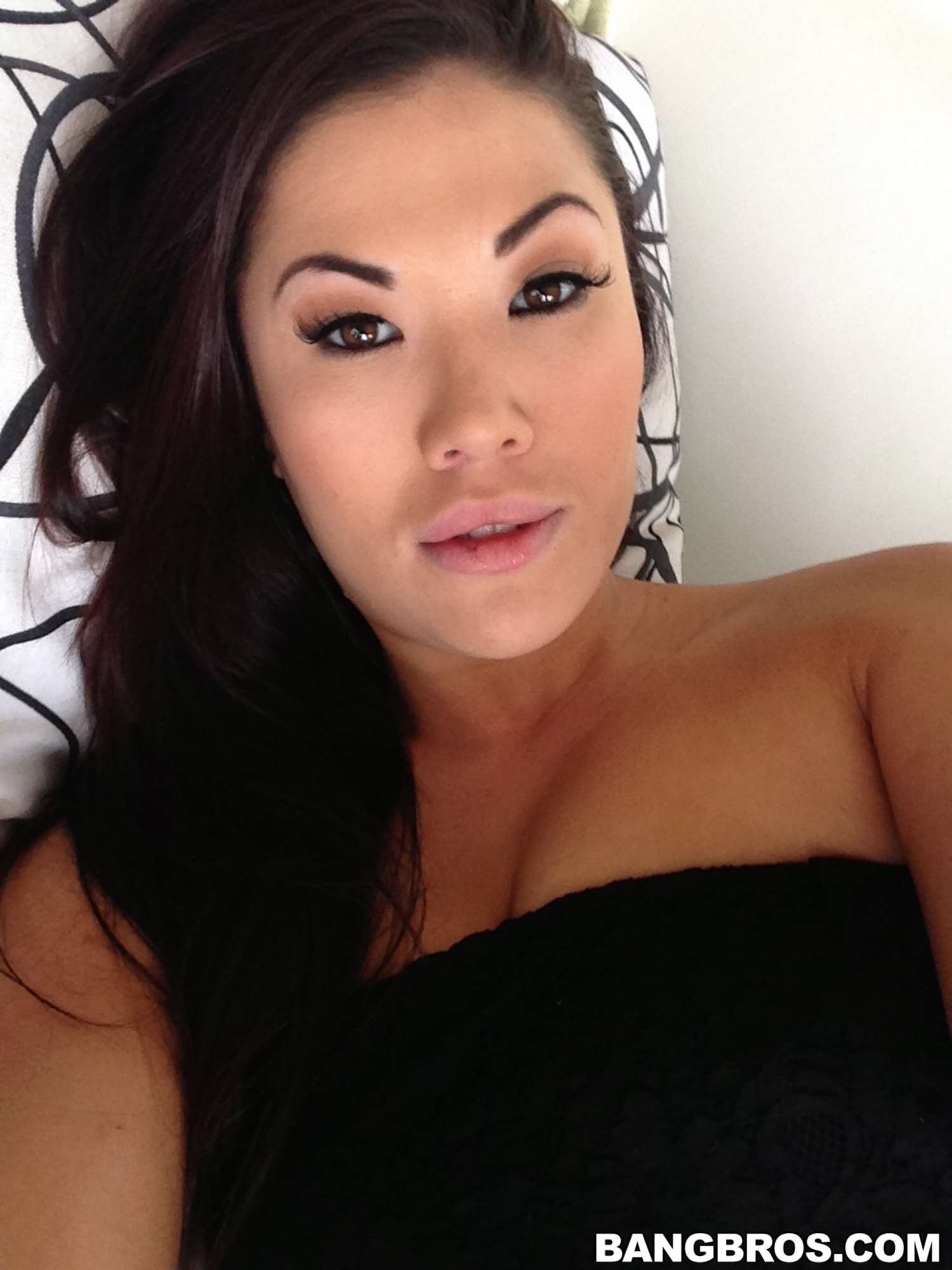 Bangbros 'Asian Porn-Star Gets Pounded!' starring London Keyes (Photo 1)