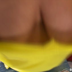 London Keyes in 'Bangbros' gets deep anal! (Thumbnail 32)