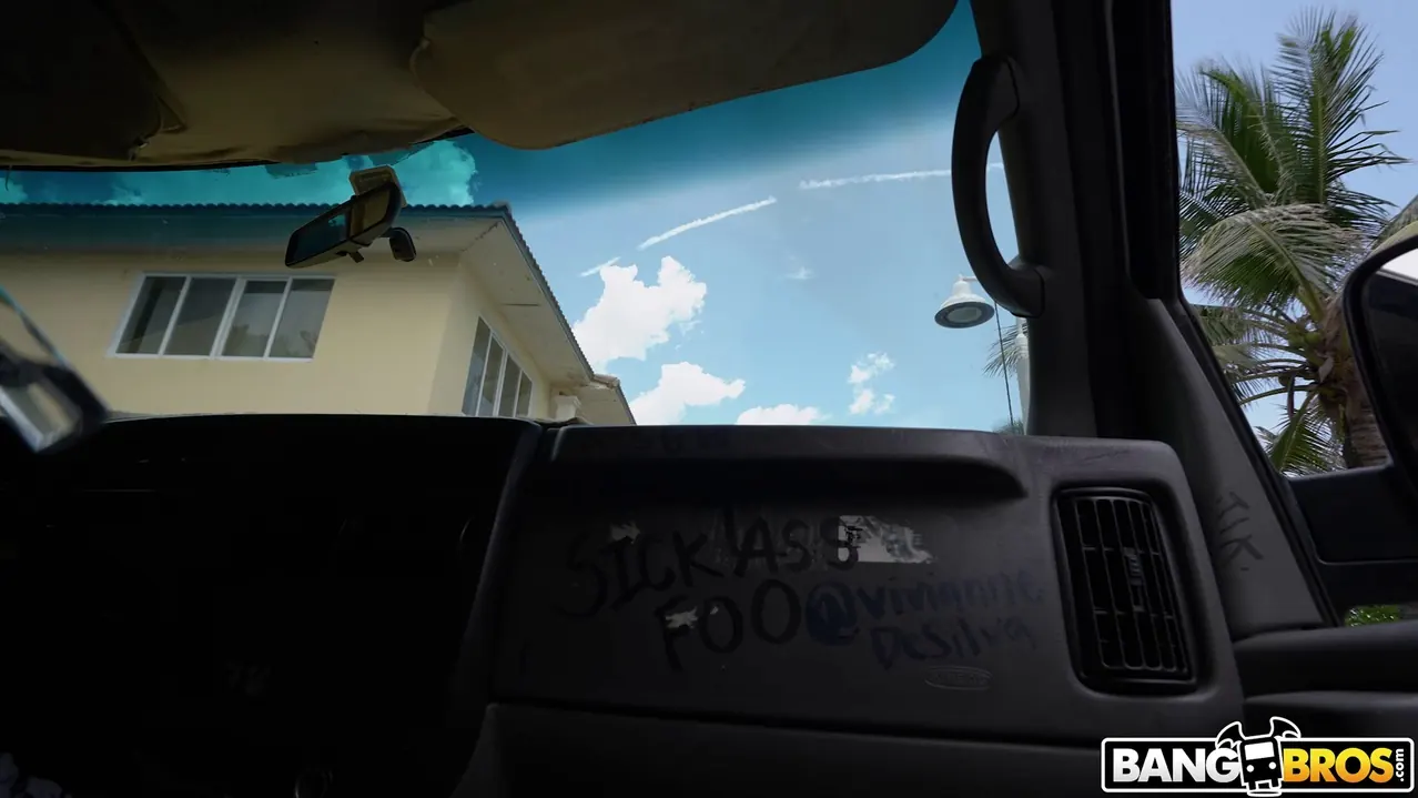 Lucky Anne en 'La suerte tiene suerte' from 'Bangbros' (foto 75) Bangbros 'La suerte tiene suerte' protagonizando Lucky Anne (foto 75)