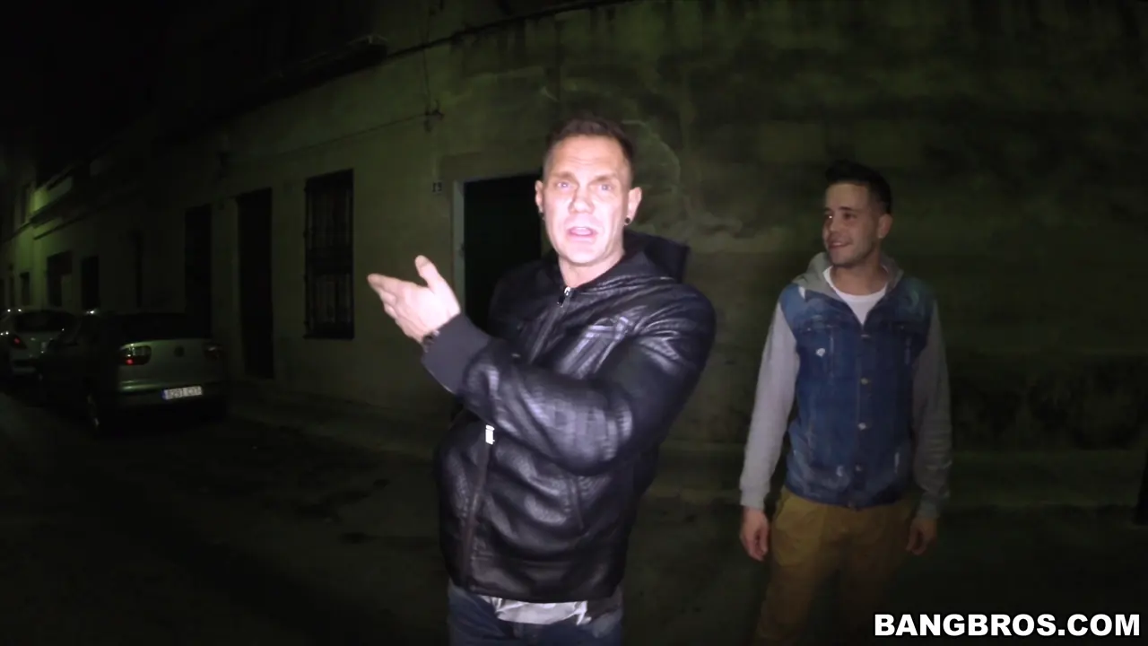 Bangbros '¡Tomando 2 pollas como si no fuera nada!' protagonizando Lynna Nilsson (foto 1)