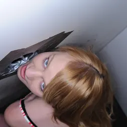 Maci More en 'Bangbros' Su primera mamada y follada en el gloryhole (Miniatura 3)