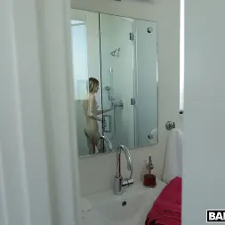 Mackenzie Moss en 'Bangbros' Ruptura de sexo profundo (Miniatura 1)