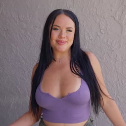 Madalina Moon in 'Bangbros' Personal Trainer Dad (Thumbnail 1)