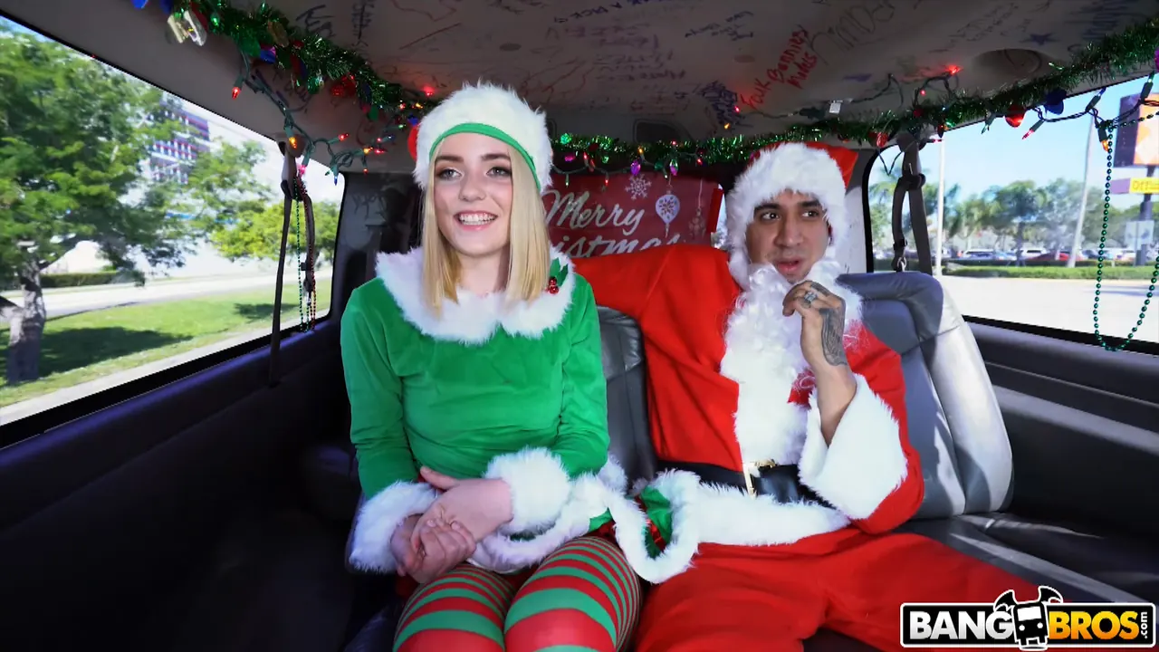 Bangbros 'Especial de Navidad con un elfo sexy' protagonizando Maddie Winters (foto 240)