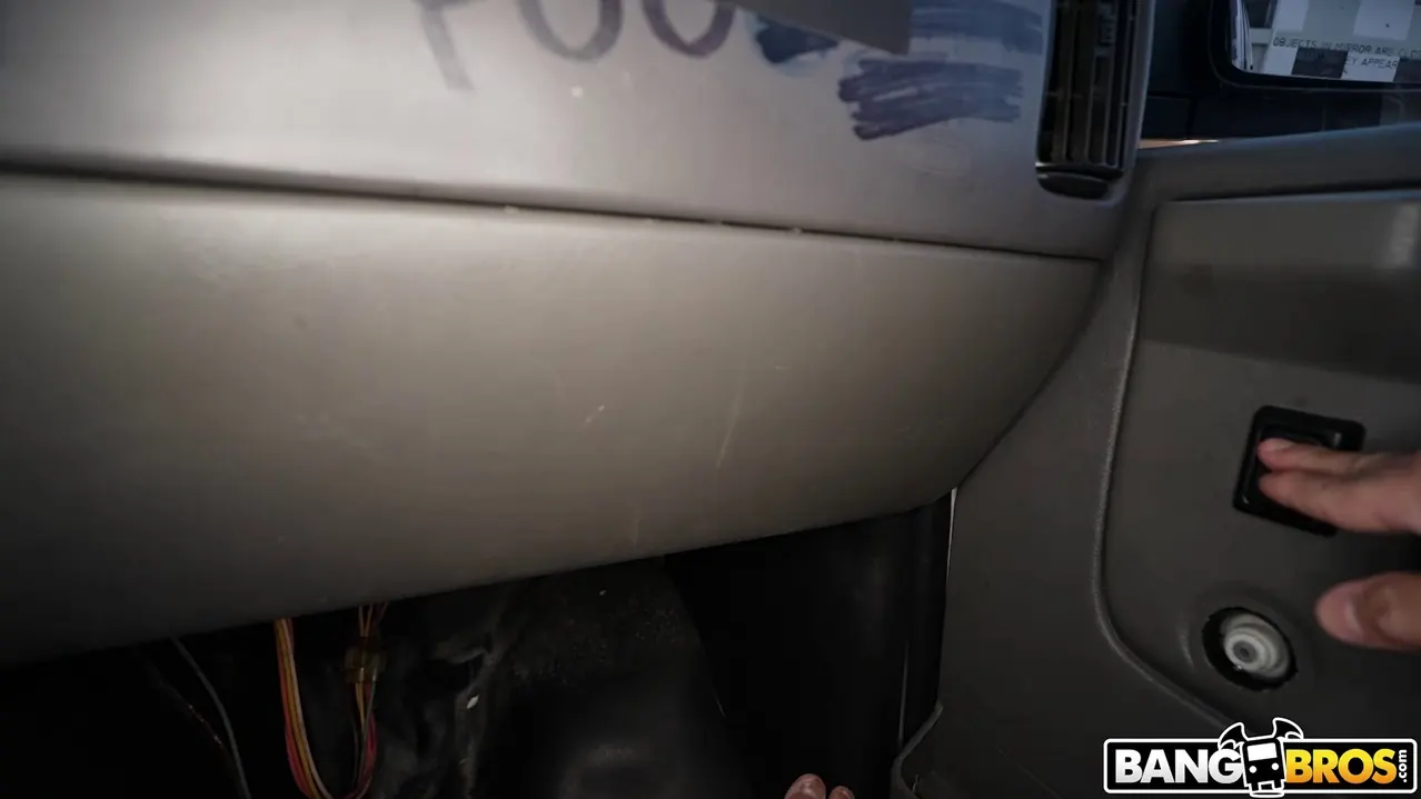 Bangbros 'La BBC rompe el celibato' protagonizando Madeline Sweet (foto 675)