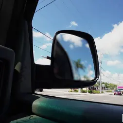 Madison Summers en Club de striptease Bang Bus (foto 1) Madison Summers en 'Bangbros' Club de striptease Bang Bus (Miniatura 1)