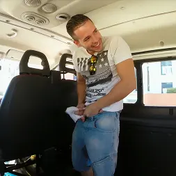 Maria en 'Bangbros' El autobús recoge a un friki español (Miniatura 1)