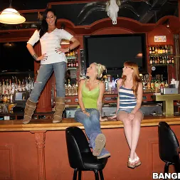 Marie McCray en El cocinero está en el coño (foto 45) Marie McCray en 'Bangbros' El cocinero está en el coño (Miniatura 45)