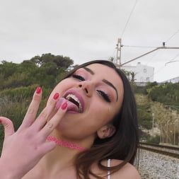 Martina Smeraldi in 'Bangbros' Anal In Public Makes Her Squirt (Thumbnail 75)