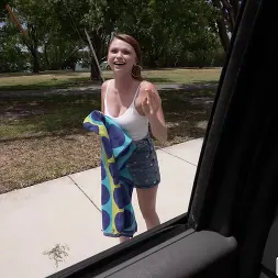 Mazy Myers en Joderme de todos modos (foto 1275) Mazy Myers en 'Bangbros' Joderme de todos modos (Miniatura 1275)