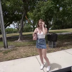 Mazy Myers en Joderme de todos modos (foto 375) Mazy Myers en 'Bangbros' Joderme de todos modos (Miniatura 375)