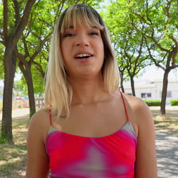 Megan Love en 'Bangbros' Caballitos durante el sexo anal (Miniatura 58)