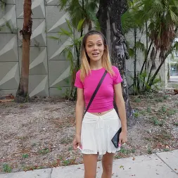 Melia Avelin en 'Bangbros' Villano de vacaciones se folla en el autobús (Miniatura 122)