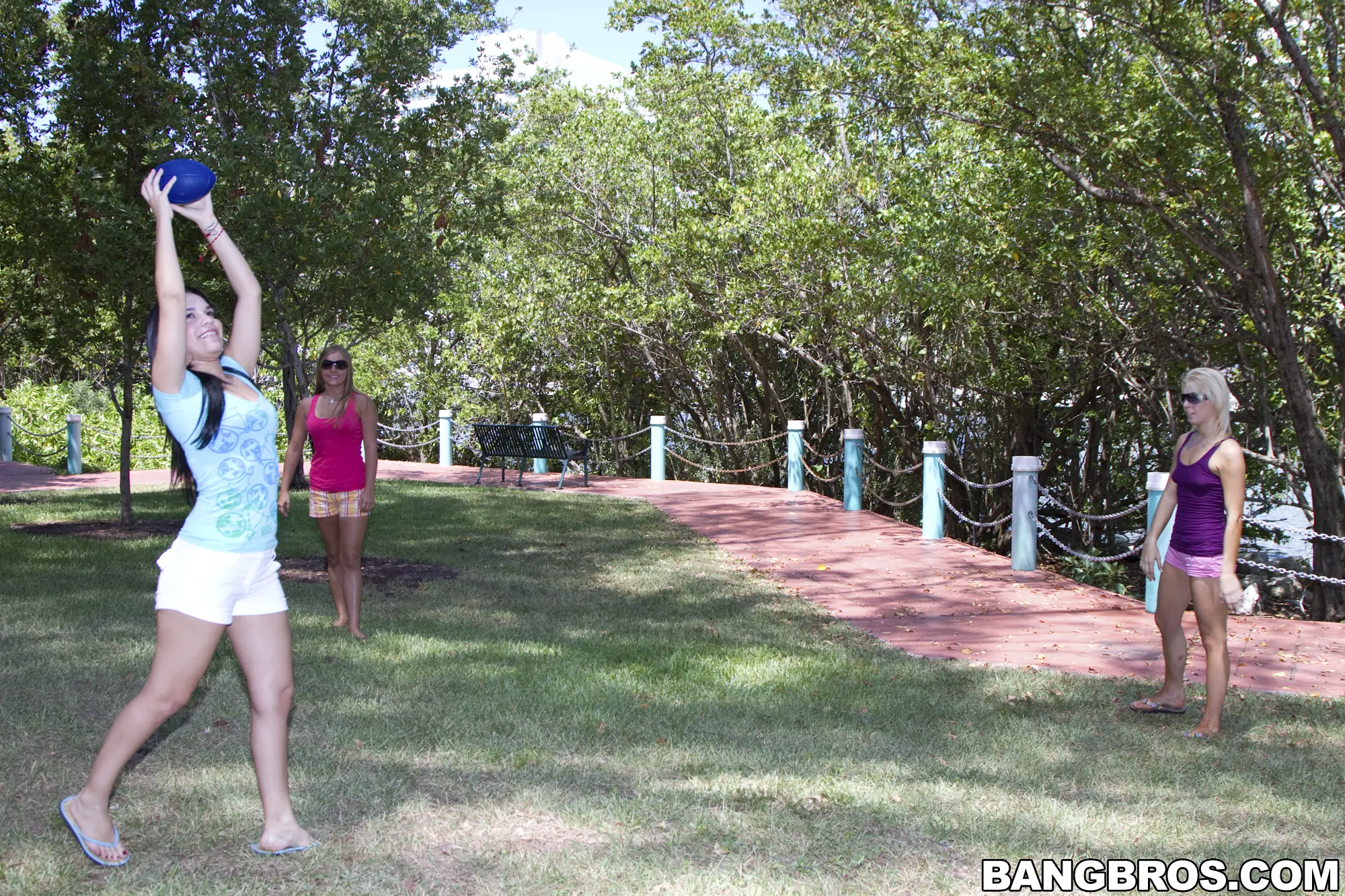 Bangbros 'Gatito de picnic' protagonizando Mercedes Lynn (foto 18)