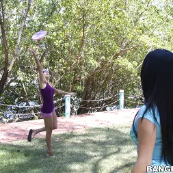 Mercedes Lynn en 'Bangbros' Gatito de picnic (Miniatura 36)