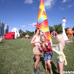 Mercedes Lynn en 'Bangbros' ¡Coño para el brunch! (Miniatura 1)