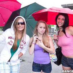 Mercedes Lynn en 'Bangbros' Mojado y salvaje (Miniatura 1)