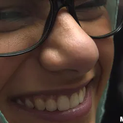 Mia Khalifa en 'Bangbros' Aquí está Mi Cuerpo, espero que os guste. (Miniatura 34)