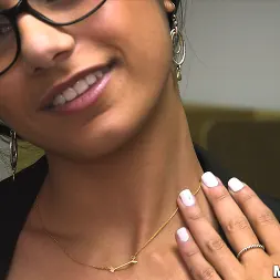 Mia Khalifa en 'Bangbros' Aquí está Mi Cuerpo, espero que os guste. (Miniatura 102)