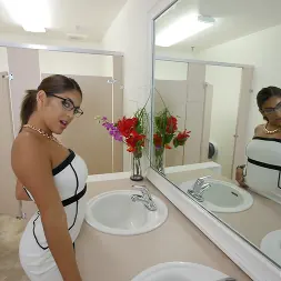 Mia Martinez in office fuck and a bit of squirting (Photo 104) Mia Martinez in 'Bangbros' office fuck and a bit of squirting (Thumbnail 104)