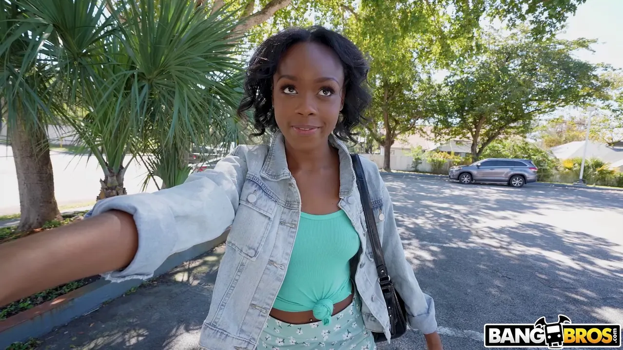 Bangbros '¿Nos están jugando?' protagonizando Mila Mars (foto 639)