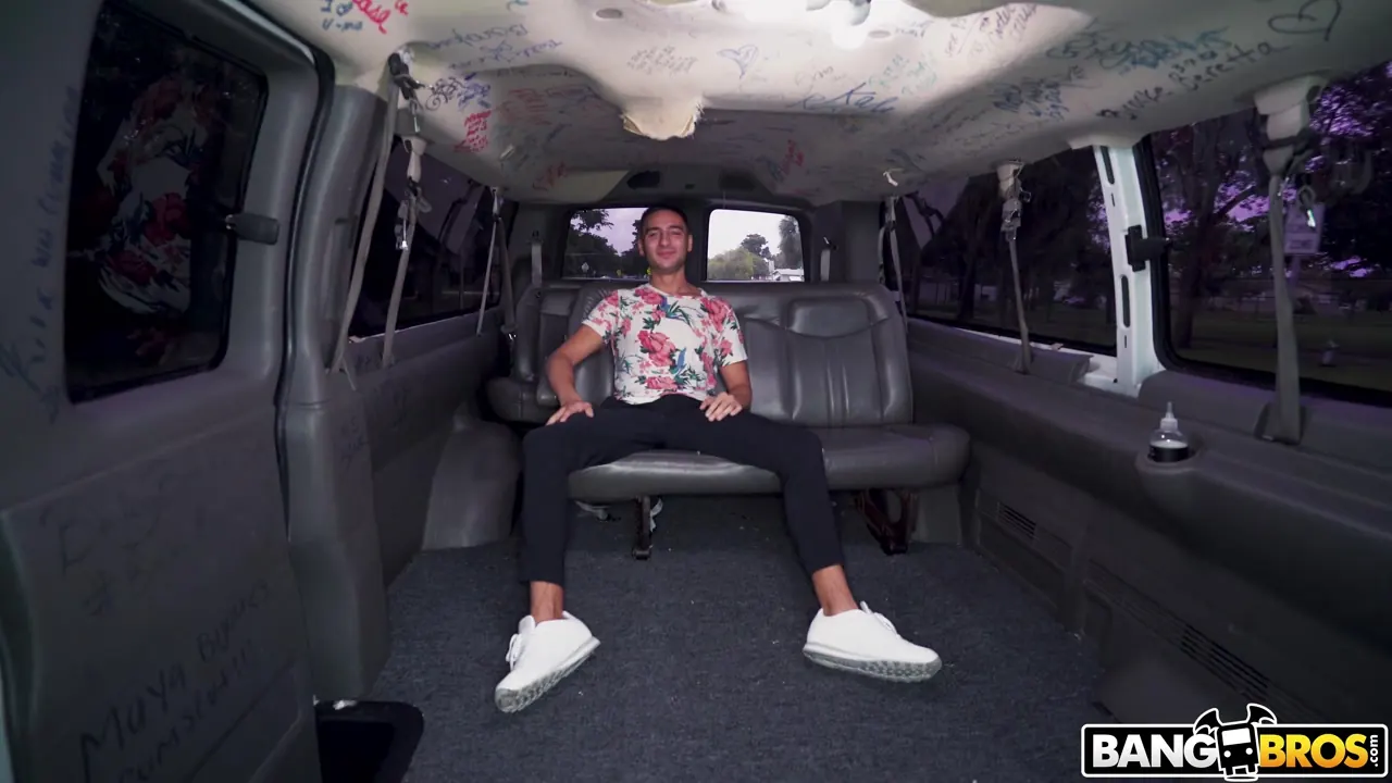 Bangbros 'Haciéndolo todo por dinero' protagonizando Milan Ponjevic (foto 1)