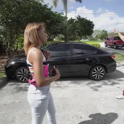 Milu Blaze en Conducir por el maldito camino (foto 84) Milu Blaze en 'Bangbros' Conducir por el maldito camino (Miniatura 84)