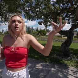 Molly Cooper in 'Bangbros' Pulling Up On Molly (Thumbnail 1200)