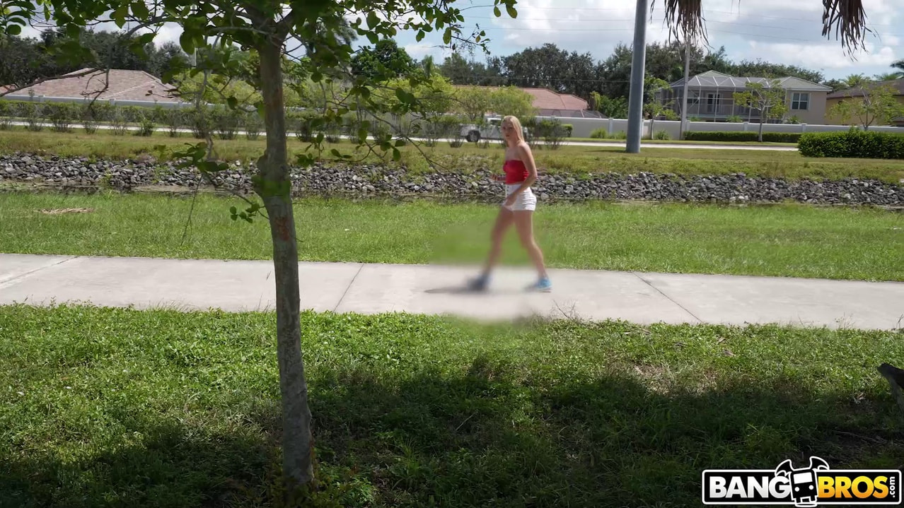 Bangbros 'Pulling Up On Molly' starring Molly Cooper (Photo 375)