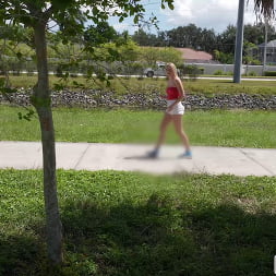 Molly Cooper in 'Bangbros' Pulling Up On Molly (Thumbnail 375)