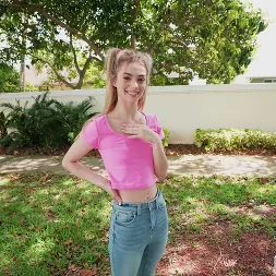 Molly Little en Señorita pequeña aventura de una noche (foto 900) Molly Little en 'Bangbros' Señorita pequeña aventura de una noche (Miniatura 900)