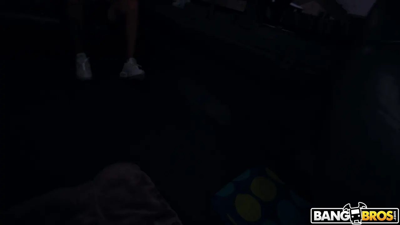 Molly Little en 'Señorita pequeña aventura de una noche' from 'Bangbros' (foto 975) Bangbros 'Señorita pequeña aventura de una noche' protagonizando Molly Little (foto 975)