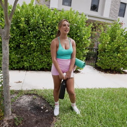 Monica Minx en 'Bangbros' Estirando mi coño antes del yoga (Miniatura 340)