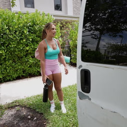 Monica Minx en 'Bangbros' Estirando mi coño antes del yoga (Miniatura 408)
