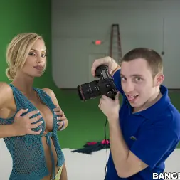 Nicole Aniston in 'Bangbros' and the lucky fan (Thumbnail 126)