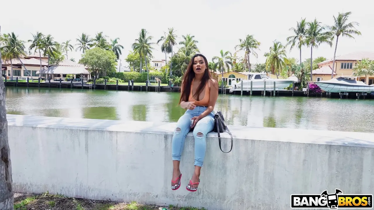 Numi Zarah en 'Desde Bangladesh con amor' from 'Bangbros' (foto 75) Bangbros 'Desde Bangladesh con amor' protagonizando Numi Zarah (foto 75)