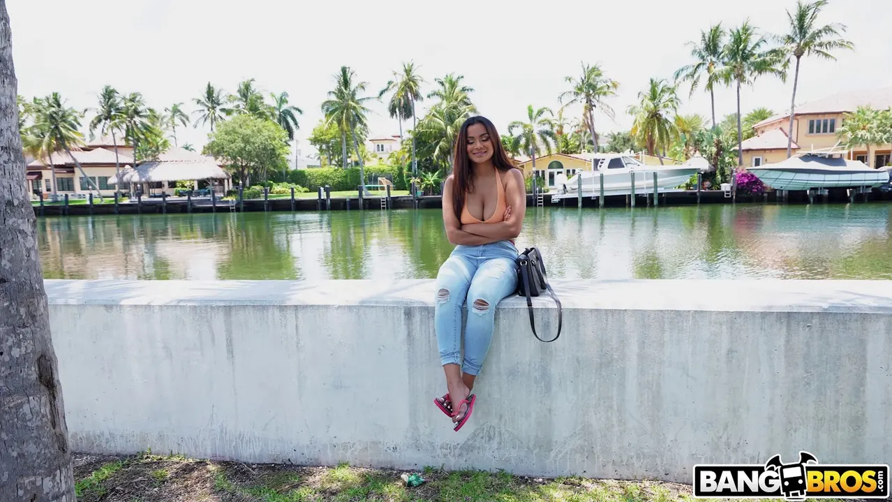 Bangbros 'Desde Bangladesh con amor' protagonizando Numi Zarah (foto 375)