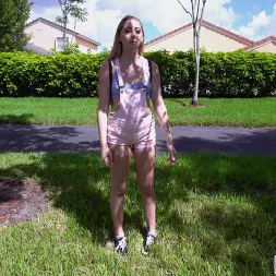 Melody Parker en 'Bangbros' Dieciocho y no tan inocente (Miniatura 110)