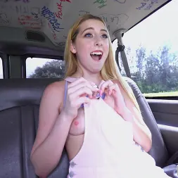 Melody Parker en 'Bangbros' Dieciocho y no tan inocente (Miniatura 198)