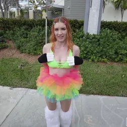 Opal Essex en La raver Opal se sube al autobús para follar (foto 34) Opal Essex en 'Bangbros' La raver Opal se sube al autobús para follar (Miniatura 34)