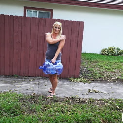 Paris Knight in 'Bangbros' Surviving The Hurricane One Ride At A Time (Thumbnail 90)