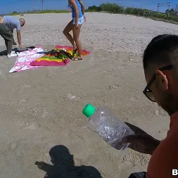 Patty Michova en 'Bangbros' Follando en la playa nudista! (Miniatura 81)