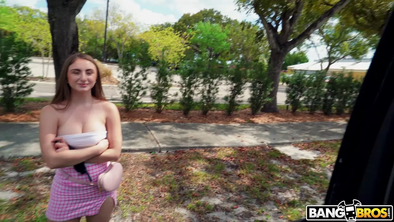 Penelope Kay en 'Chica caliente con tetas perfectas folla por dinero' from 'Bangbros' (foto 975) Bangbros 'Chica caliente con tetas perfectas folla por dinero' protagonizando Penelope Kay (foto 975)