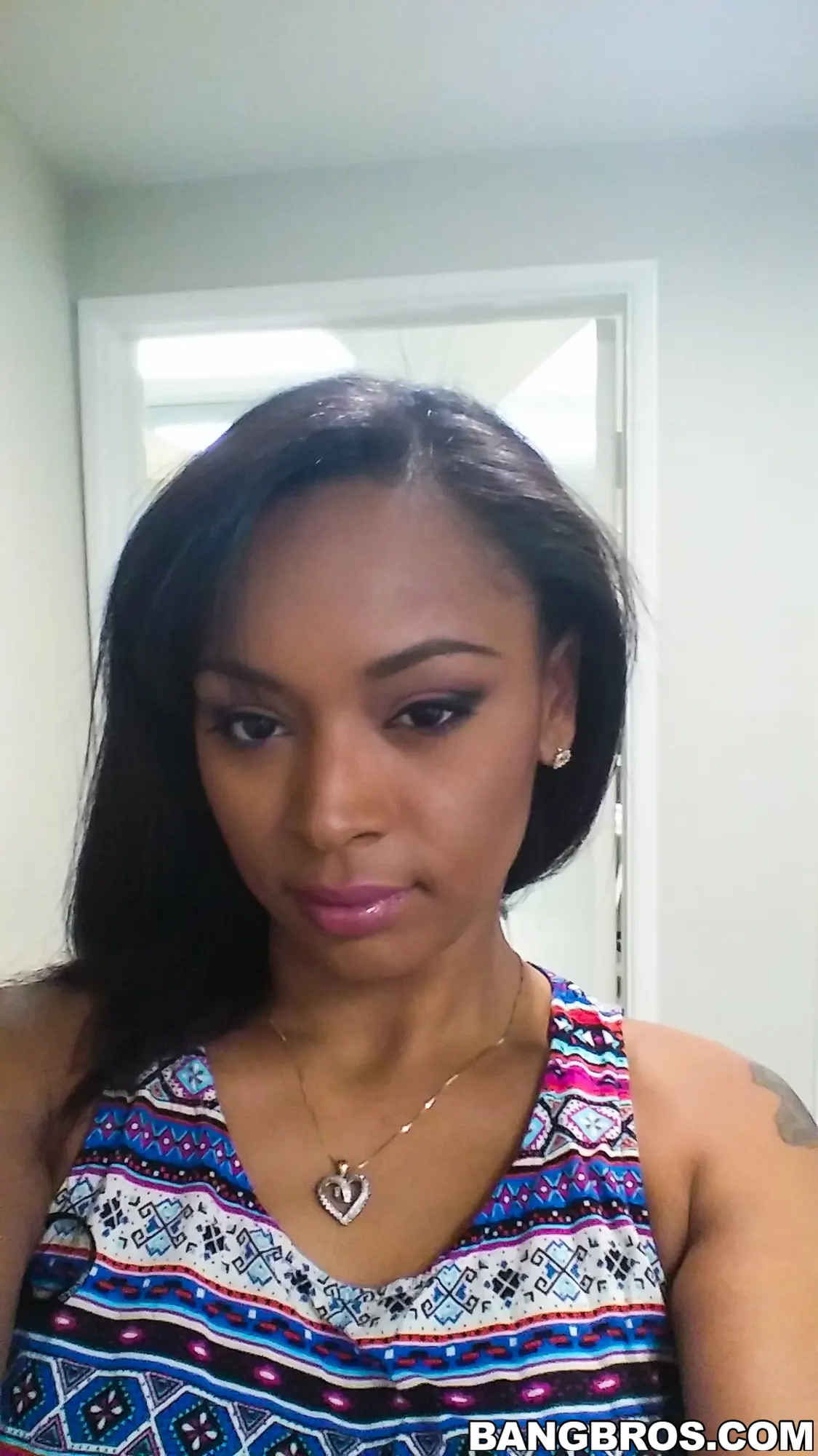 Bangbros '¡En lo profundo de ese coño de chocolate!' protagonizando Porsha Carrera (foto 1)