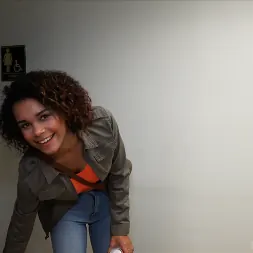 Raven in wants to try out the glory hole (Photo 8) Raven in 'Bangbros' wants to try out the glory hole (Thumbnail 8)