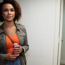 Raven in wants to try out the glory hole (Photo 24) Raven in 'Bangbros' wants to try out the glory hole (Thumbnail 24)