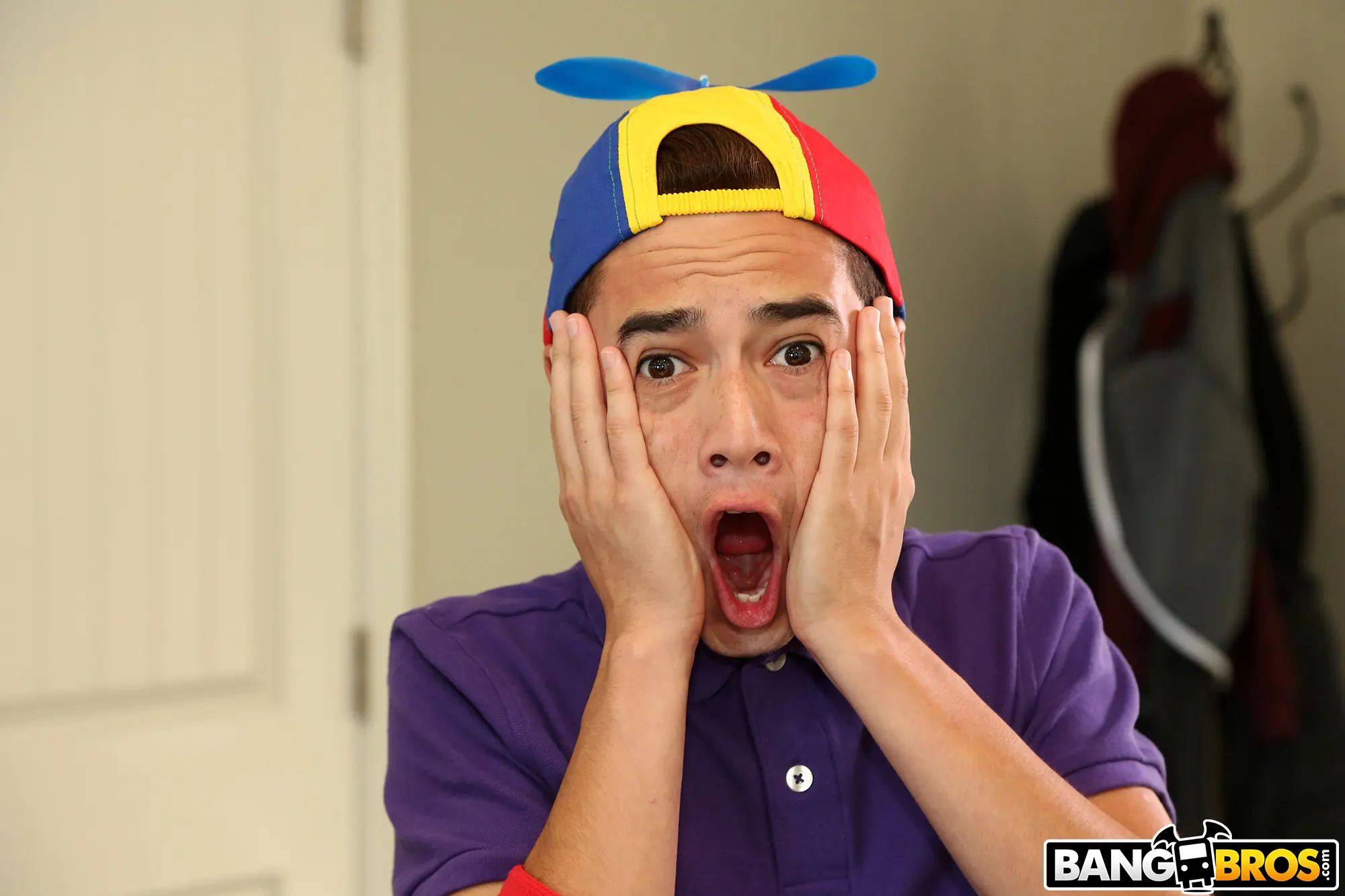 Bangbros 'MILF caliente para su cumpleaños' protagonizando Reagan Foxx (foto 88)