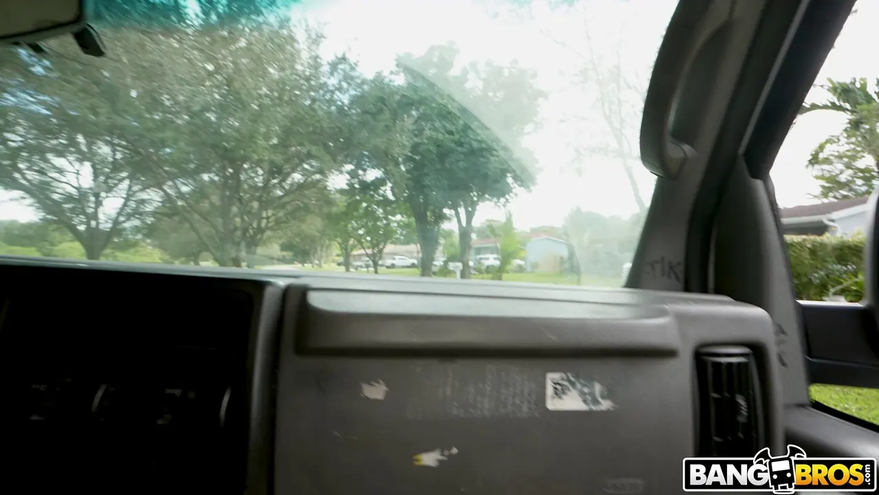 Reese Robbins in 'Fucking Grandpa For Cash' from 'Bangbros' (Photo 1) Bangbros 'Fucking Grandpa For Cash' starring Reese Robbins (Photo 1)