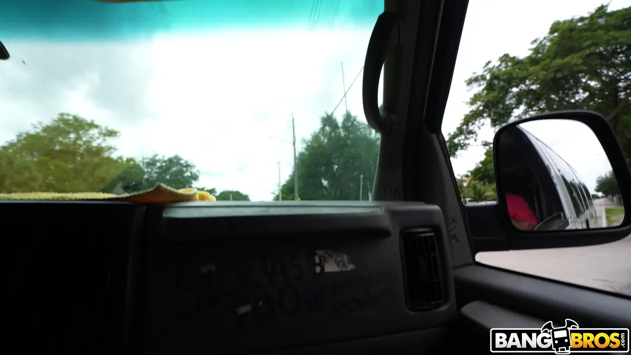 Bangbros 'Pies bonitos, carne grande' protagonizando Renee Rose (foto 1)